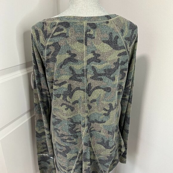 Michael Stars Terra Brushed Knit Top Camo Size M - Picture 3 of 3
